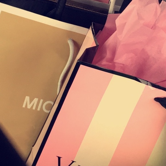 Meet your Posher, Hi - Picture 3 of 3